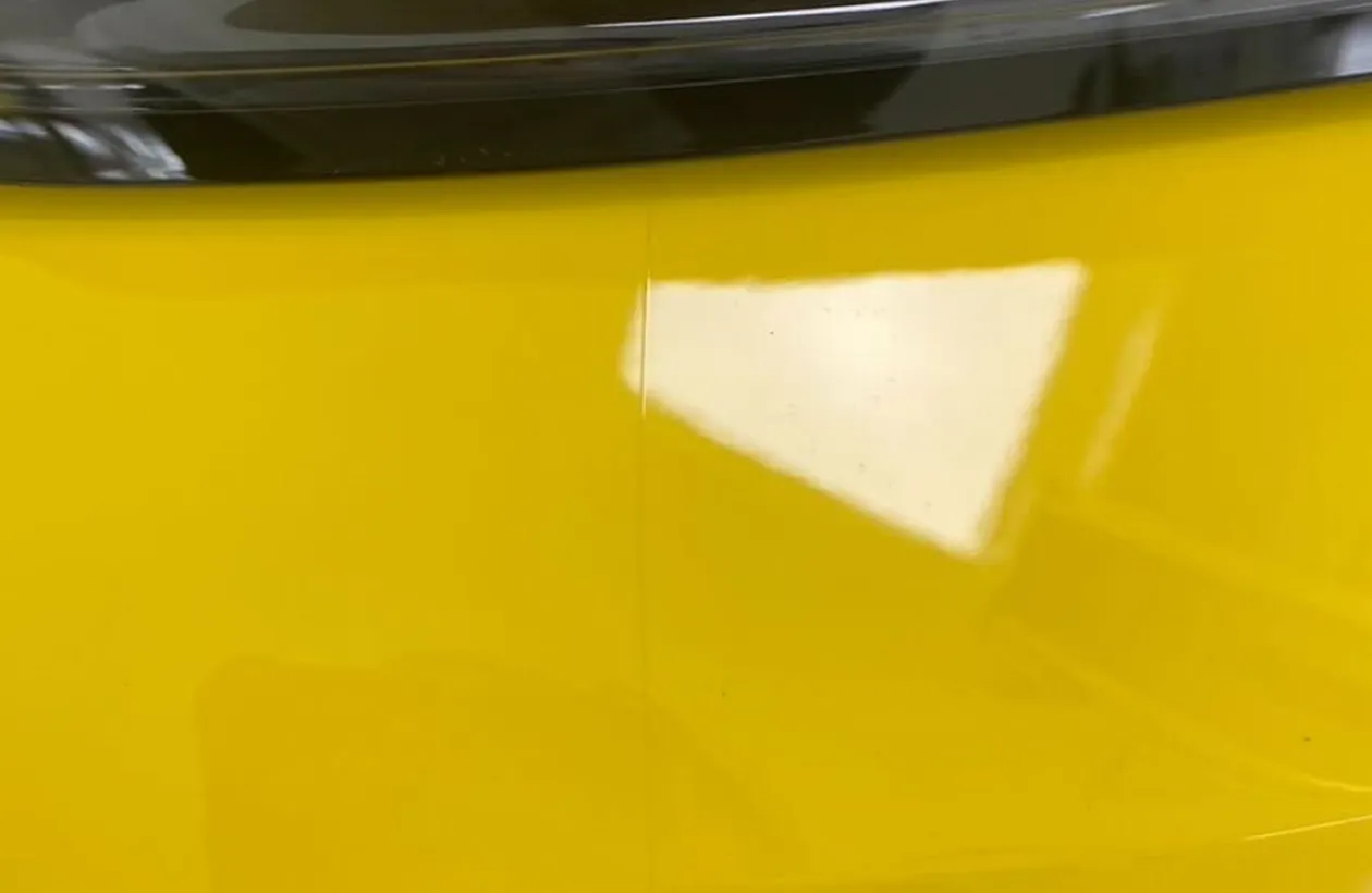 カッター使用された高級車画像1