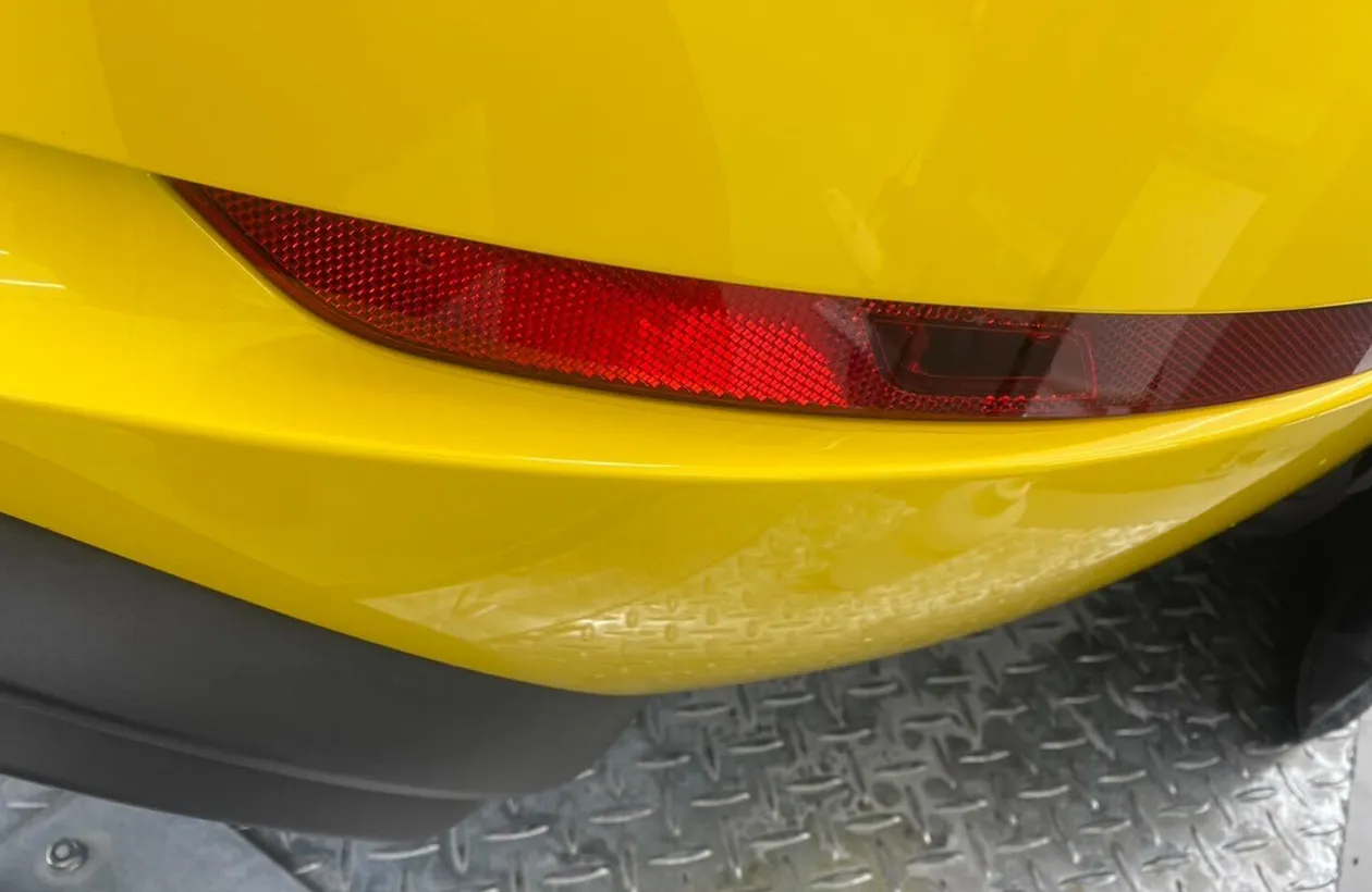 カッター使用された高級車画像4