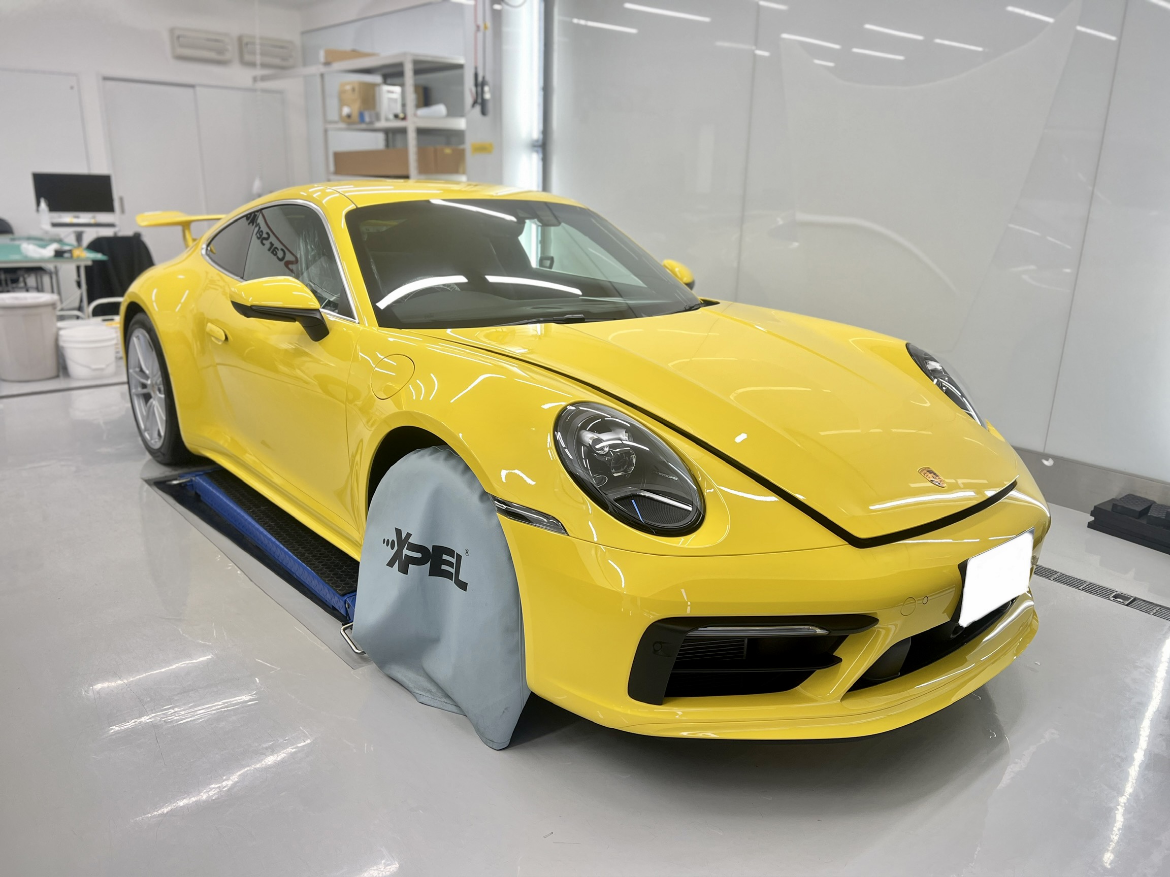 911 carrera racing yellow