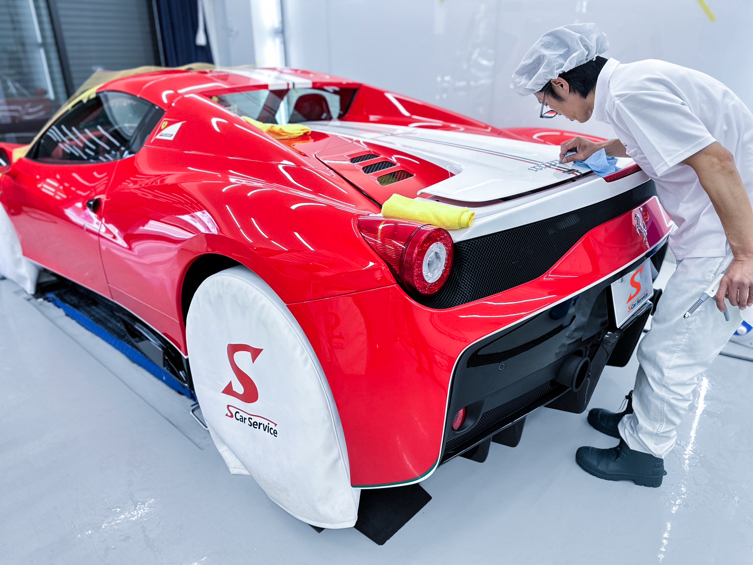 フェラーリ　458スペチアーレA　施工中