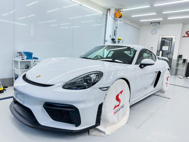 718_cayman_gt4