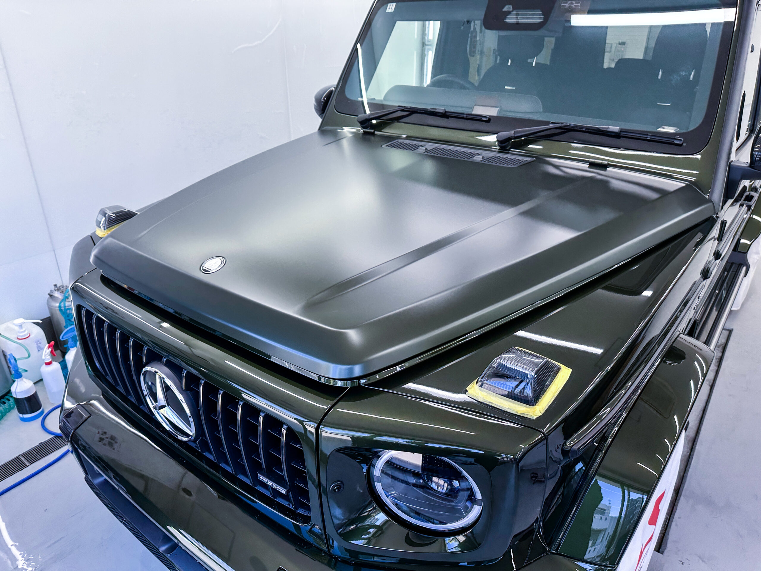カーボンエクステリアを纏ったG63にプロテクションフィルム施工