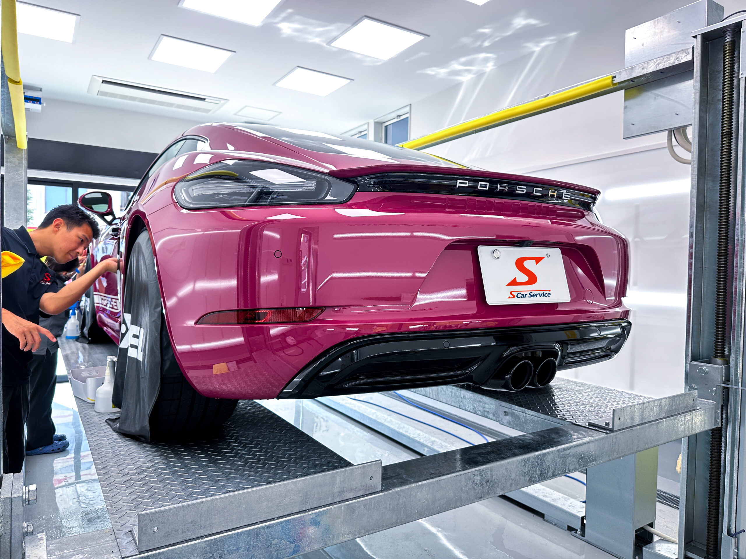 スペシャルエフェクト　14ポンド ポルシェ718ケイマンにXPEL ULTIMATE PLUS施工しました！