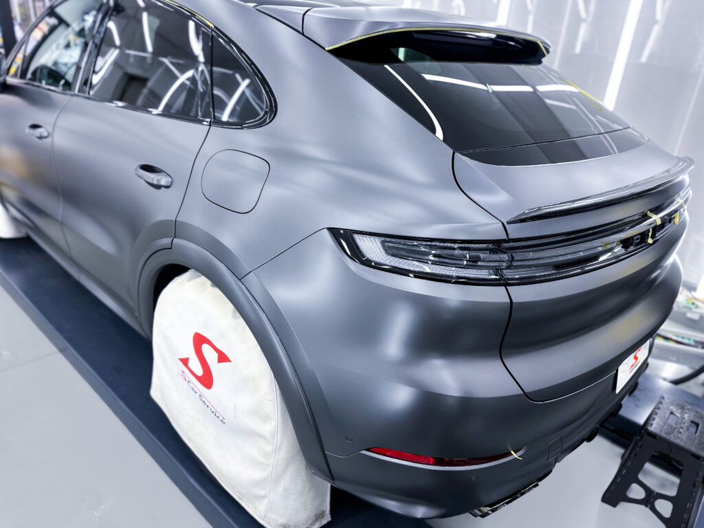 スマートカーサービス_ポルシェ Cayenne S E-Hybrid Coupe_プロテクションフィルム