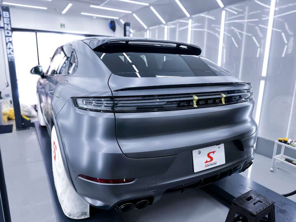 スマートカーサービス_ポルシェ Cayenne S E-Hybrid Coupe_プロテクションフィルム
