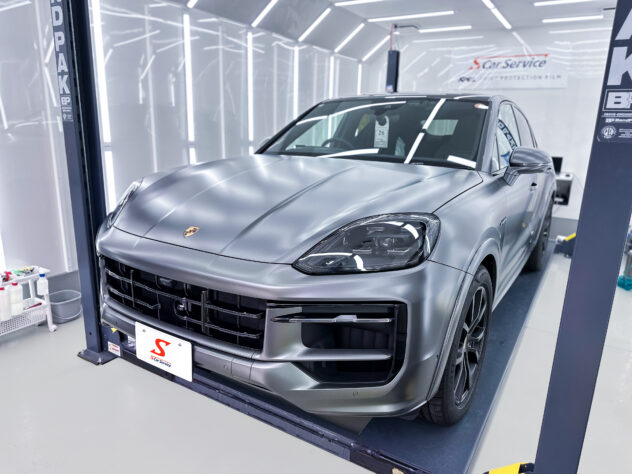 スマートカーサービス_ポルシェ Cayenne S E-Hybrid Coupe_プロテクションフィルム