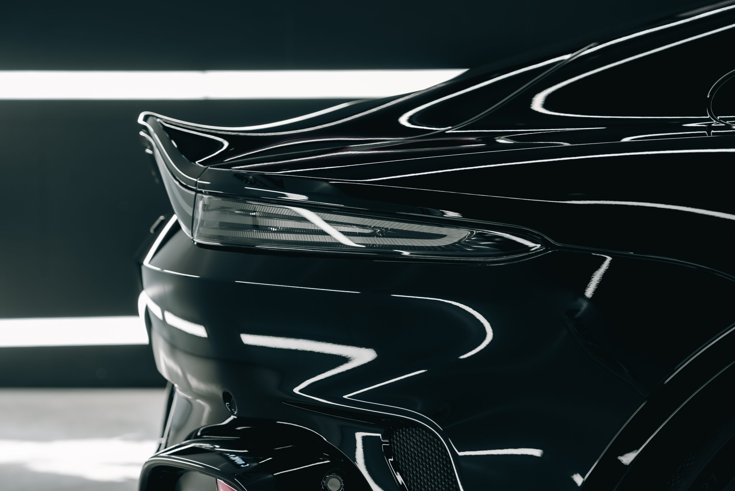 スマートカーサービス_アストンマーティン_ ヴァンテージ_プロテクションフィルム