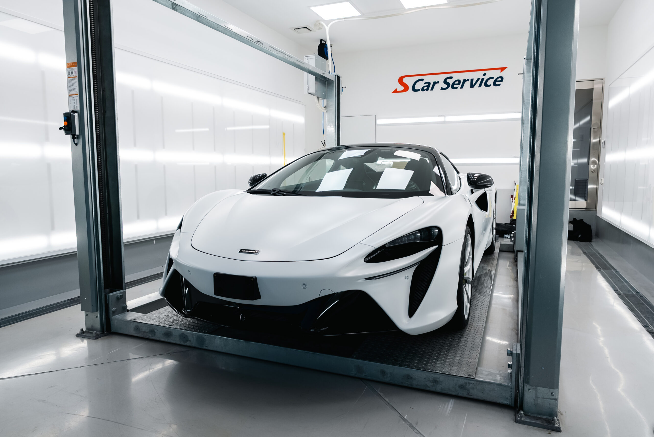 スマートカーサービス_マクラーレン_ ARTURA_プロテクションフィルム