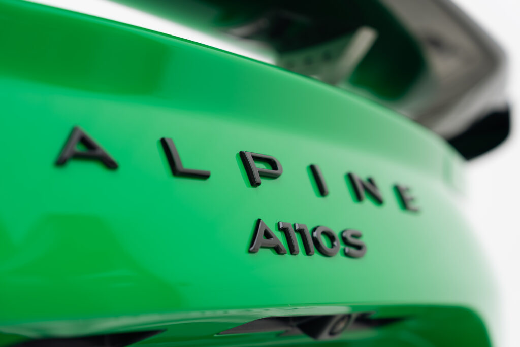 スマートカーサービスで施工したALPINE A110Sのプロテクションフィルム施工後の外観