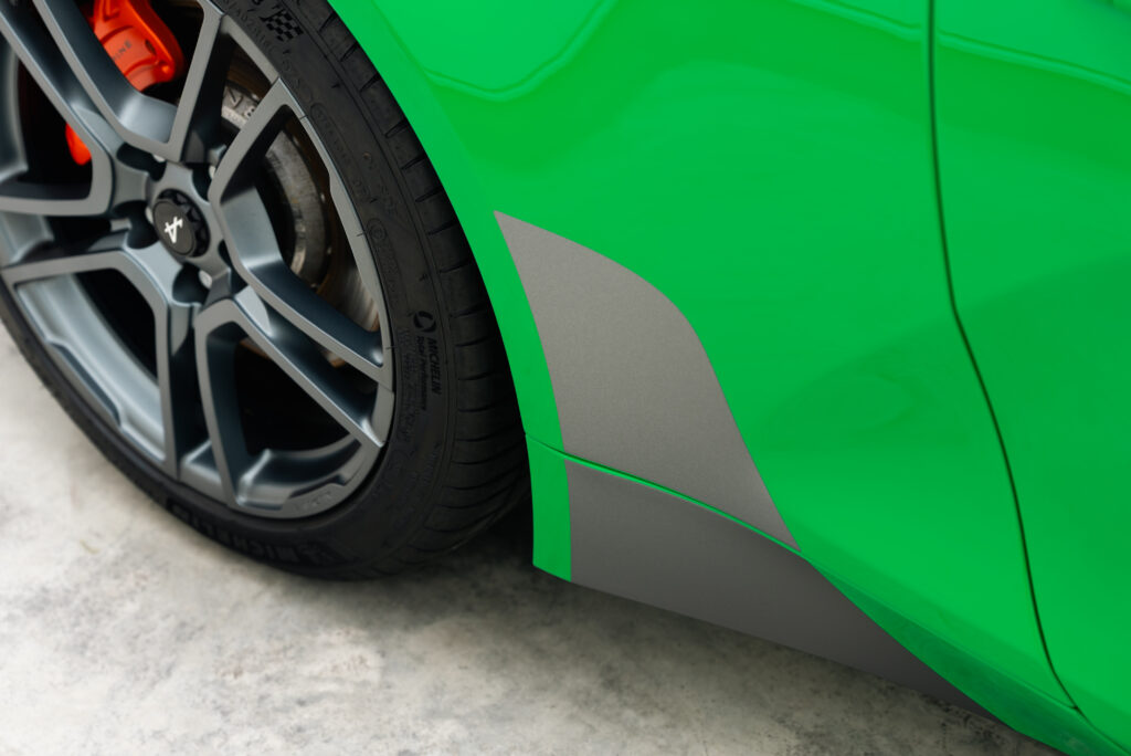 スマートカーサービスで施工したALPINE A110Sのプロテクションフィルム施工後の外観