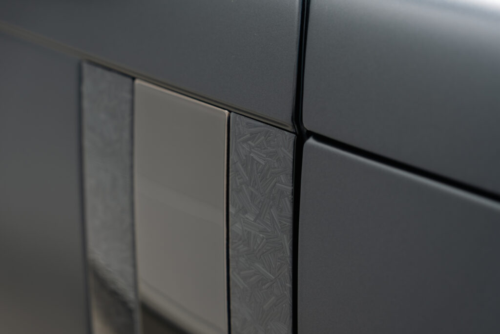 スマートカーサービスで施工したレンジローバーSVのプロテクションフィルム（XPEL STEALTH）外観