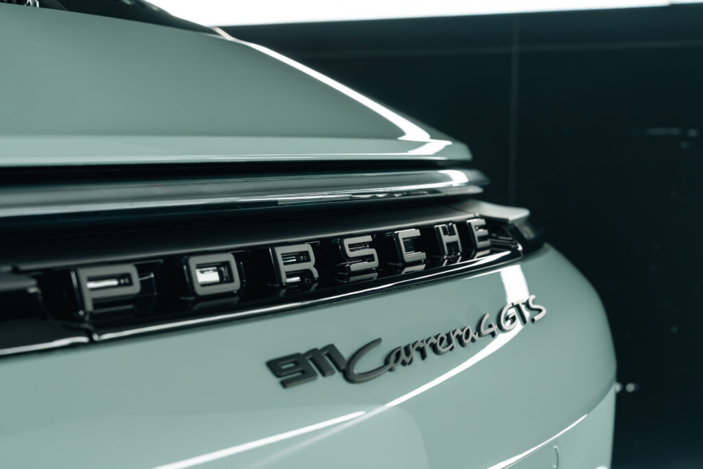 スマートカーサービスで施工したポルシェ911 Carrera 4 GTSのプロテクションフィルム施工後の外観