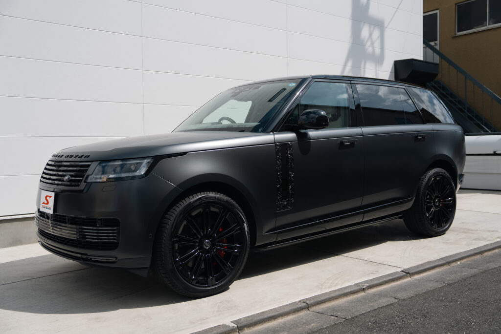 スマートカーサービスで施工したレンジローバーSVのプロテクションフィルム（XPEL STEALTH）外観