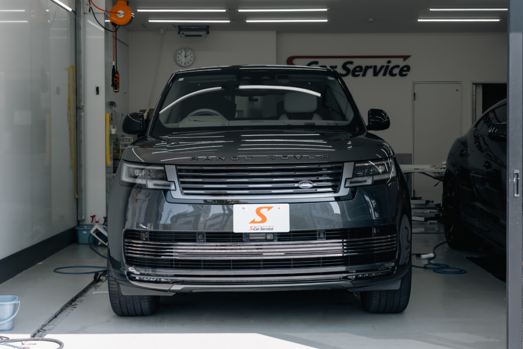 スマートカーサービスで施工したレンジローバーSVのプロテクションフィルム（XPEL STEALTH）外観