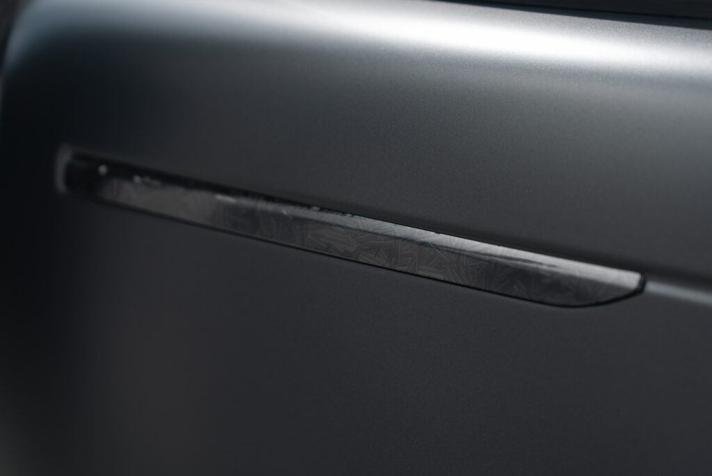 スマートカーサービスで施工したレンジローバーSVのプロテクションフィルム（XPEL STEALTH）外観