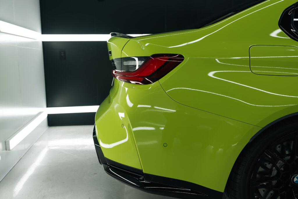 スマートカーサービスで施工したBMW M3のセラミックコーティングとリアガラススモークフィルム施工後の外観