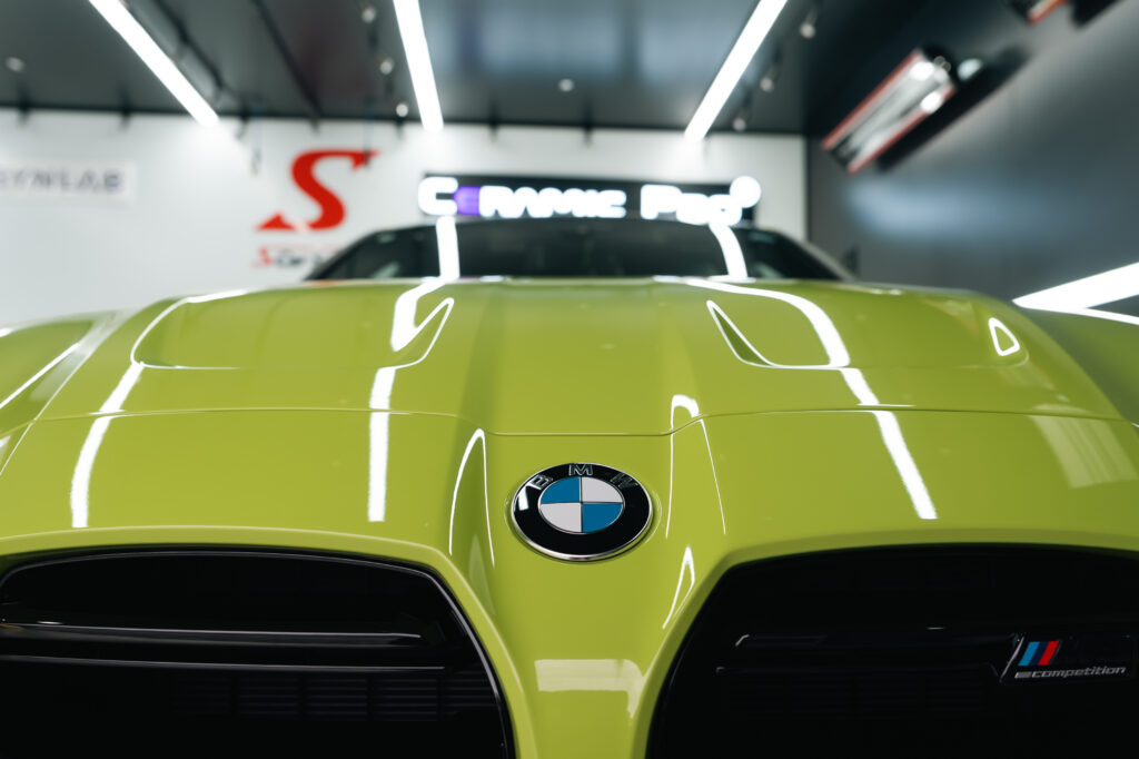 スマートカーサービスで施工したBMW M3のセラミックコーティングとリアガラススモークフィルム施工後の外観