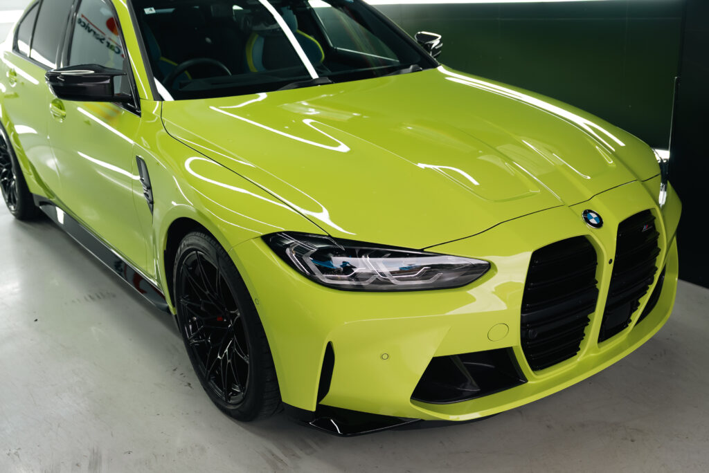 スマートカーサービスで施工したBMW M3のセラミックコーティングとリアガラススモークフィルム施工後の外観